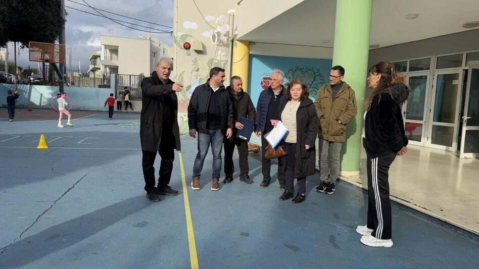 Εργασίες κατασκευής ραμπών και προσβάσιμων χώρων υγιεινής για ΑμεΑ σε 75 σχολικά κτήρια του Δήμου Ηρακλείου