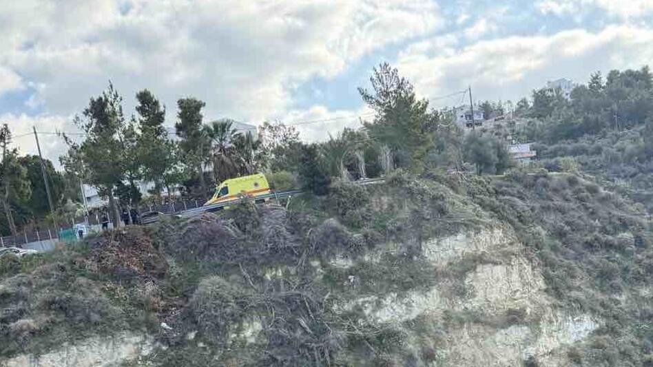 Άνδρας έπεσε σε γκρεμό στη Λοφούπολη! Δείτε βίντεο