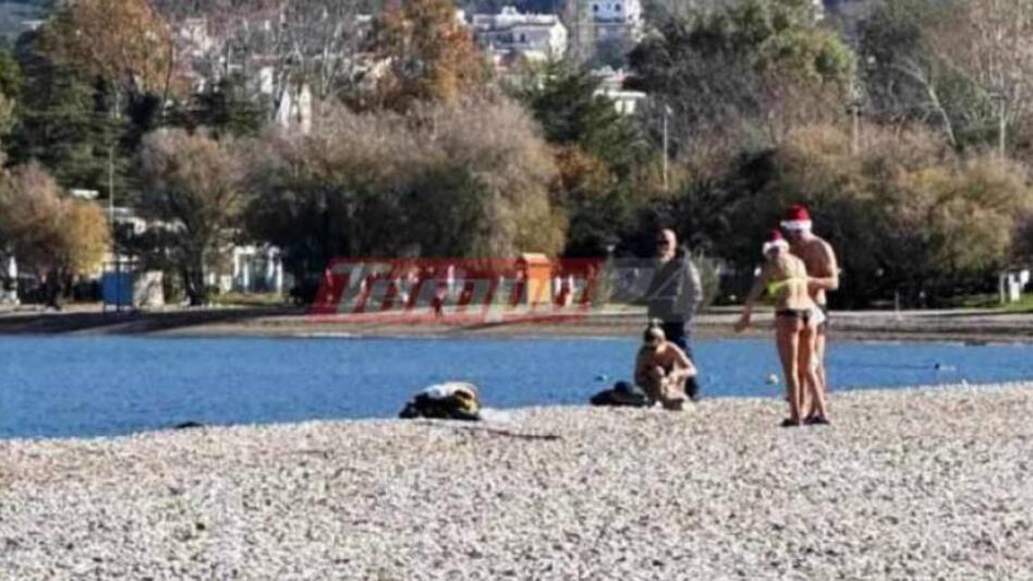 Πάτρα: Φόρεσαν σκουφάκια Άη Βασίλη και βούτηξαν στη θάλασσα