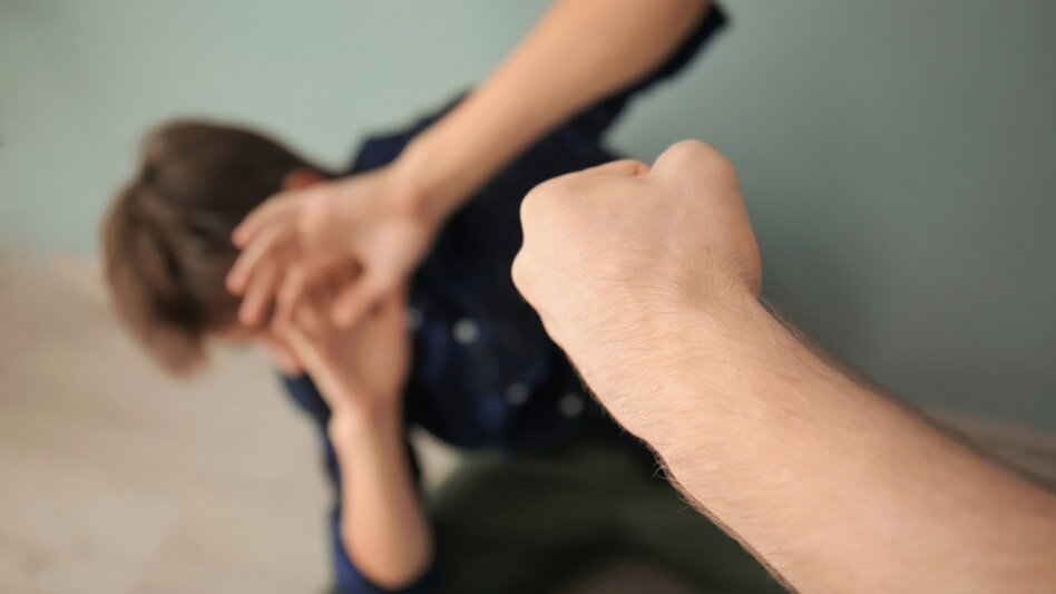 Άγριος ξυλοδαρμός 16χρονου έξω από σχολείο στη Θεσσαλονίκη