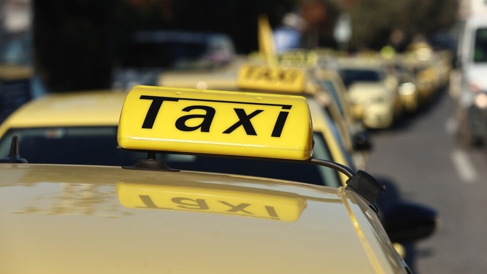 ΣΑΤΑ: Χειρόφρενο τραβούν σήμερα τα ταξί από τις 15:00 έως τα μεσάνυχτα