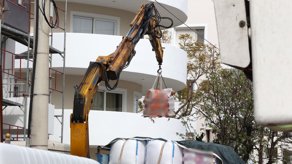 Βούλα: Νεκρός ο χειριστής του γερανοφόρου - Πώς έγινε το δυστύχημα