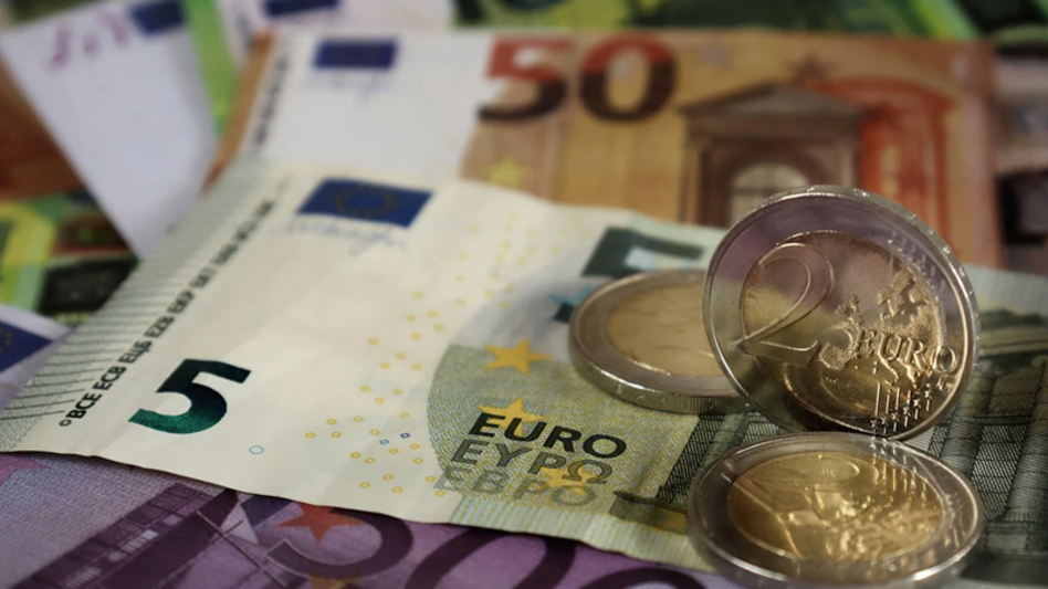 Στα 880 ευρώ αναμένεται να διαμορφωθεί ο κατώτατος μισθός που θα ισχύσει από την 1η Απριλίου