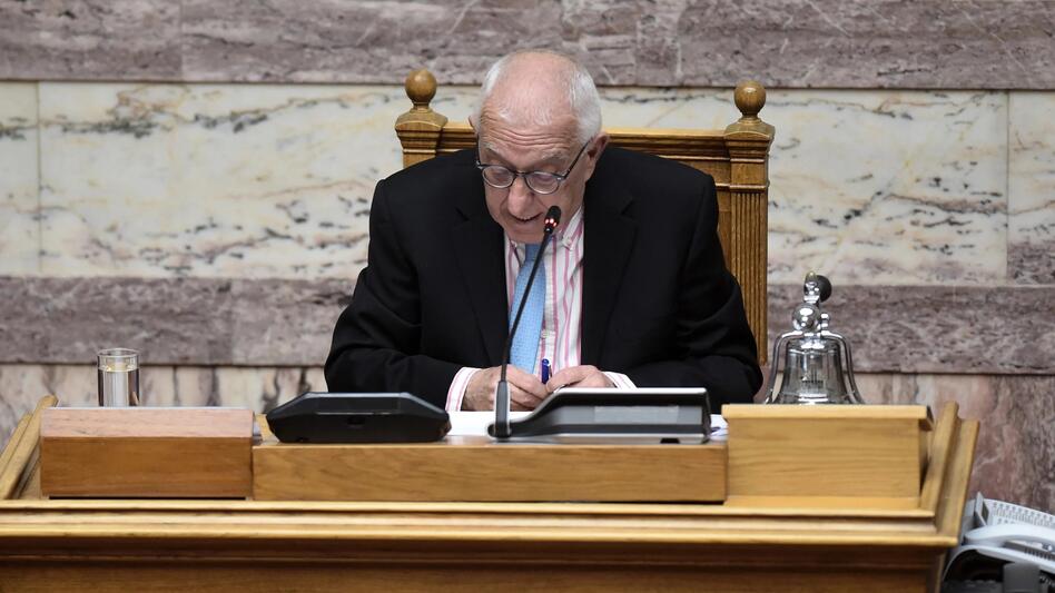 Μήνυμα Κακλαμάνη: «Το 2026 να μας βρει ενωμένους γιατί μόνο έτσι πάει η ζωή μπροστά»