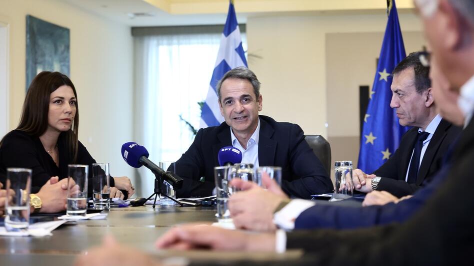 Πέντε βασικούς άξονες για φορολογικές και ασφαλιστικές ελαφρύνσεις θα παρουσιάσει ο Πρωθυπουργός στη ΔΕΘ	