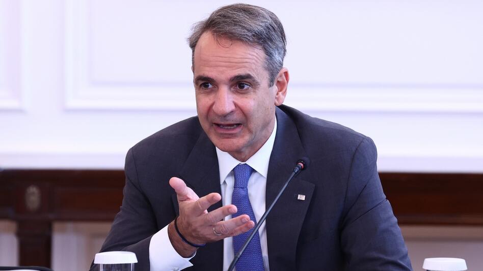 Κ. Μητσοτάκης σε περιφερειάρχες: «Χρειαζόμαστε και τη δική σας συνεργασία για να λήξει η εκκρεμότητα με τις βοσκήσιμες γαίες»