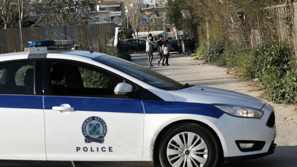 Κινηματογραφική καταδίωξη: Χειροπέδες σε 46χρονο που πήγε να εμβολίσει αστυνομικούς με κλεμμένο ΙΧ