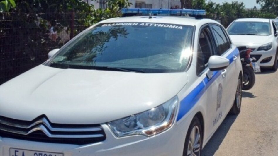 Μαινόμενη στο αστυνομικό μέγαρο Χανίων, “έλουσε” με καφέ αξιωματικό!