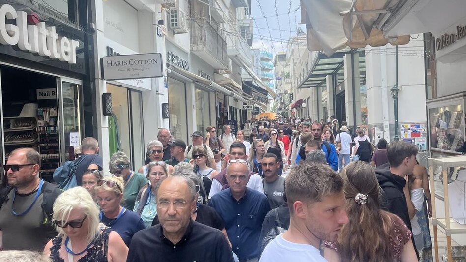 Ηράκλειο: Στη σκιά του πολέμου οι προετοιμασίες για το άνοιγμα των τουριστικών επιχειρήσεων