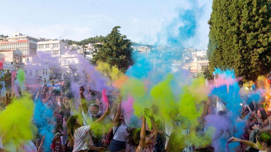 Το Φεστιβάλ Χρωμάτων έρχεται στην Κρήτη