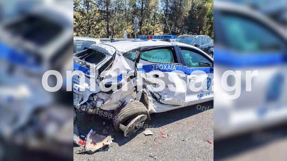 Λάρισα: Αγροτικό έπεσε πάνω σε περιπολικό