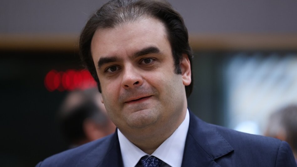 Από αουτσάιντερ σε φαβορί ο Πιερρακάκης!