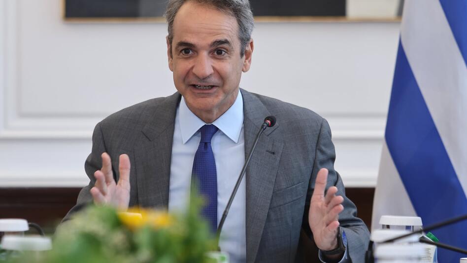 Κυριάκος Μητσοτάκης για τις φωτιές: Ευχαριστίες σε πυροσβέστες και εθελοντές