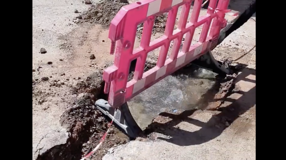 Ν. Αλικαρνασσός: Σκάβουν ξανά και ξανά τους δρόμους, τώρα αντιμέτωποι και με διαρροή νερών