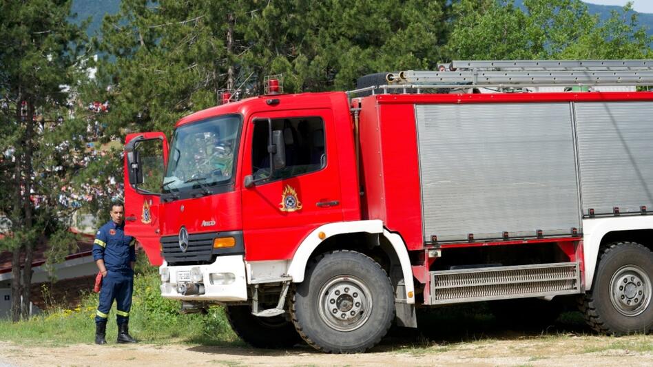 Κινητοποίηση για φωτιά έξω από μονάδα με ζωοτροφές στη Μεσσαρά