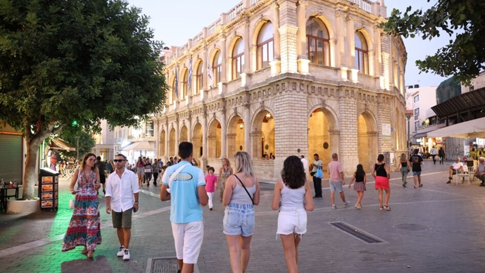 «Μένουν Ευρώπη» οι Γερμανοί τουρίστες λόγω του πολέμου: Η Κρήτη στους δημοφιλείς προορισμούς