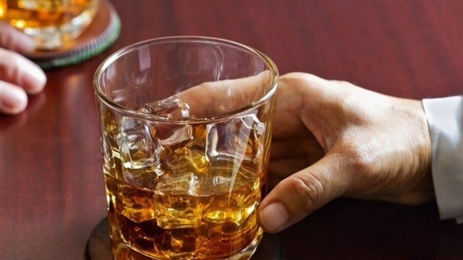 Ακόμη και λιγότερο από ένα ποτό την ημέρα αυξάνει τον κίνδυνο για 10 καρκίνους