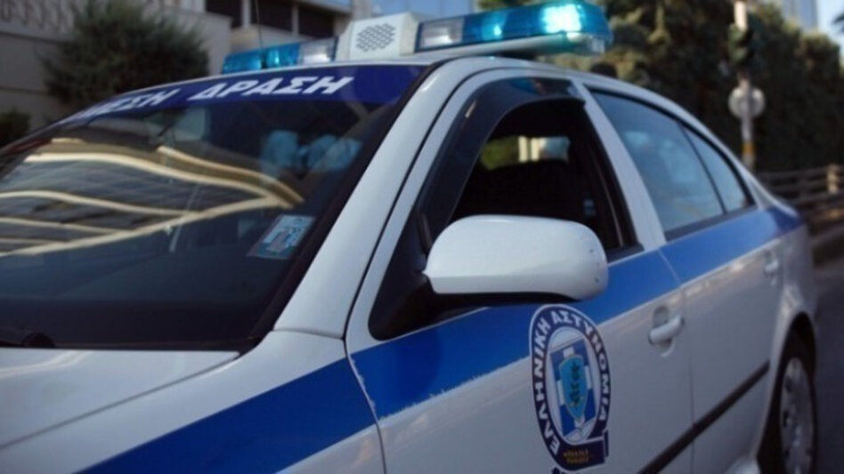 Πετρούπολη: Συνελήφθη 16χρονος που πήγε σχολείο με... μπαλτά