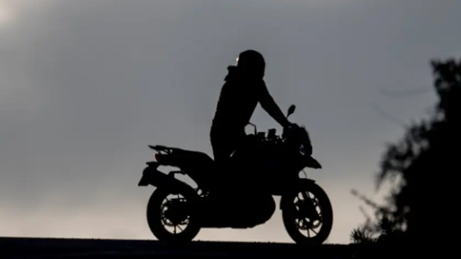 Χειροπέδες στον πατέρα για την καρπαζιά στο παιδί του