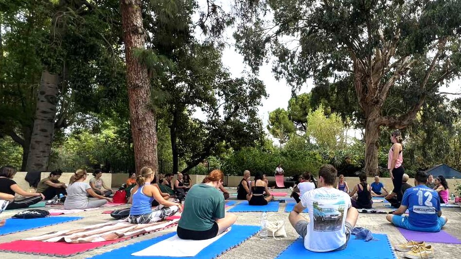 Ρέθυμνο: Συνεχίζονται τα δωρεάν μαθήματα Yoga στον Δημοτικό Κήπο