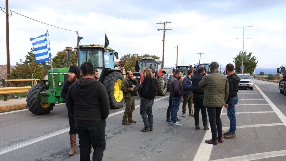 Αγροτικό Συλλαλητήριο: Ανοίγει το αεροδρόμιο Ηρακλείου - Πού κατευθύνονται οι αγροτοκτηνοτρόφοι - Βίντεο και φωτογραφίες