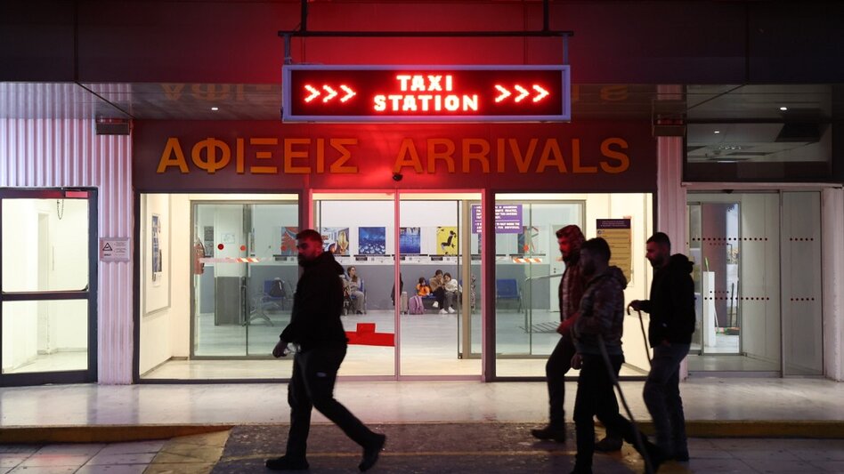 Υπό κατάληψη το αεροδρόμιο Ηρακλείου - Καμία πτήση μέχρι το πρωί