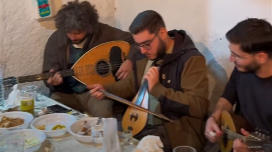 Κρούστας: Ένα καζάνι τσικουδιάς και πολιτισμού - βίντεο