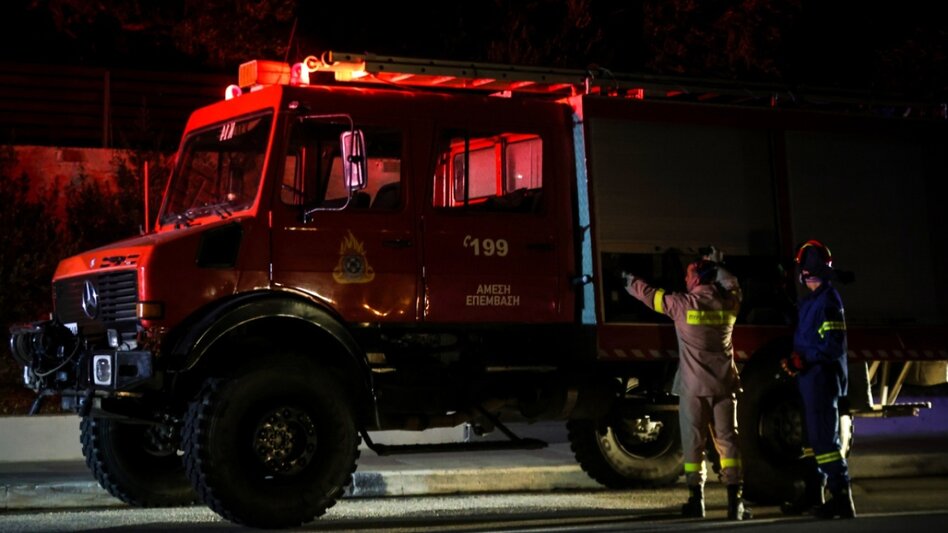 Ηράκλειο: Μεγάλη κινητοποίηση της πυροσβεστικής για φωτιά σε αποθήκη βιοτεχνίας 