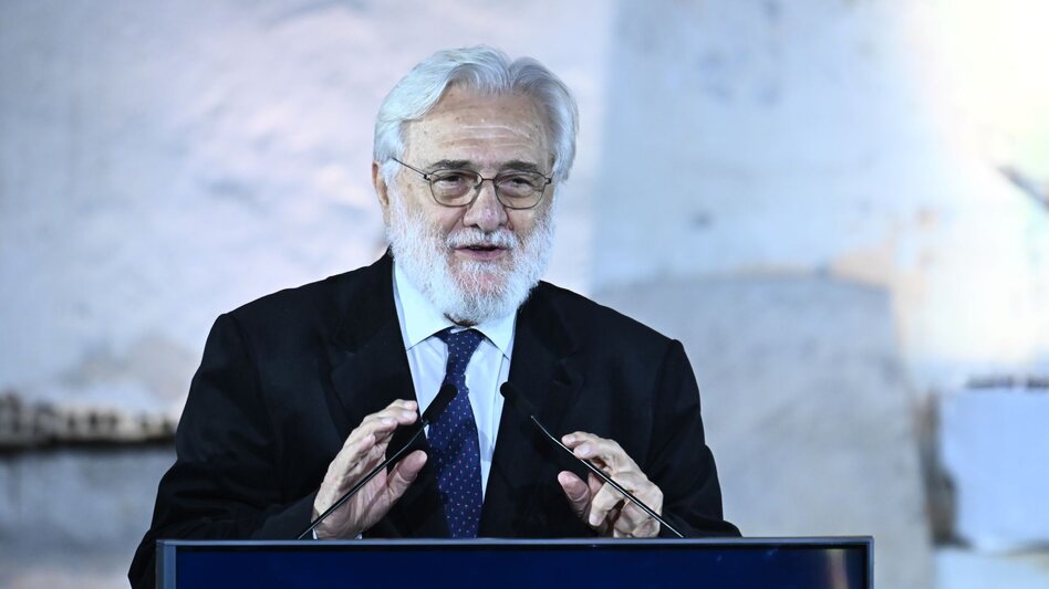 Γιάννης Σμαραγδής: Χρηματοδοτούν ταινίες που προωθούν τη woke agenda και κόβουν ό,τι ανυψώνει τον Έλληνα