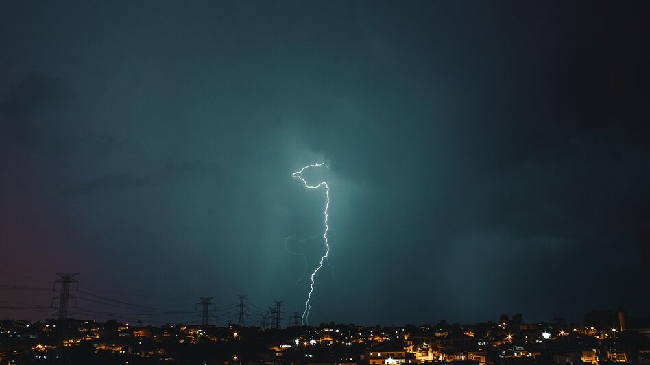 Κακοκαιρία με ισχυρές βροχές σε όλη τη χώρα – Στο επίκεντρο των φαινομένων και η Κρήτη - Δείτε χάρτες