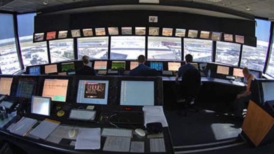 Όταν «πέφτει» ο ουρανός: Πώς μια μαζική παρεμβολή έκλεισε το FIR Αθηνών