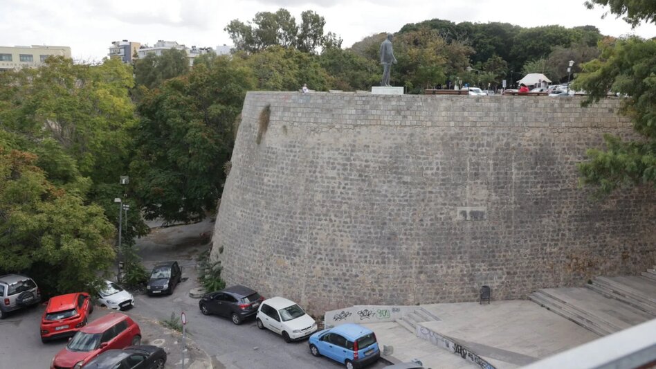 Ηράκλειο: 19χρονος πήδηξε στο κενό από το άγαλμα του Βενιζέλου