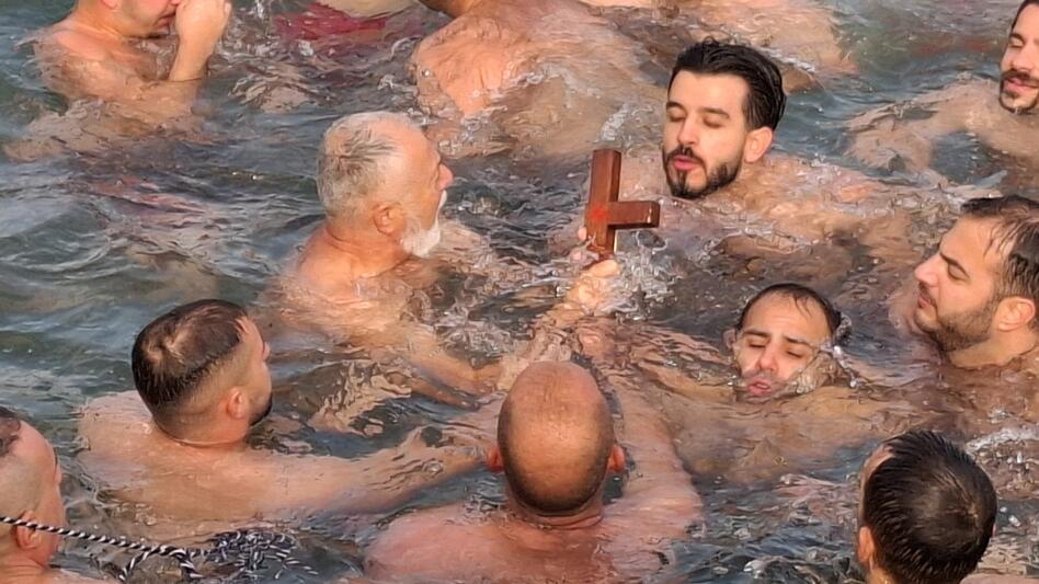 Θεοφάνεια στο Ηράκλειο: Έσπασε ο Σταυρός στη θάλασσα