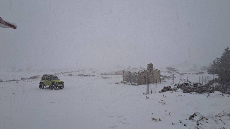 Βαρυχειμωνιά στην Κρήτη: Συνεχίζονται οι χιονοπτώσεις και το τσουχτερό κρύο