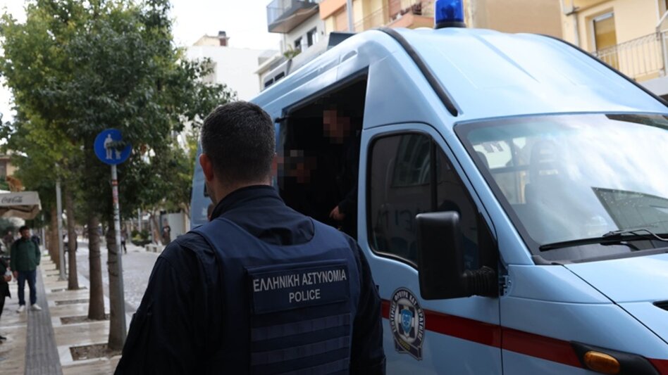 Βορίζια: Τρία ακόμα πρόσωπα ενώπιον της ανακρίτριας για το μακελειό - Φραστικό επεισόδιο έξω από τα δικαστήρια 