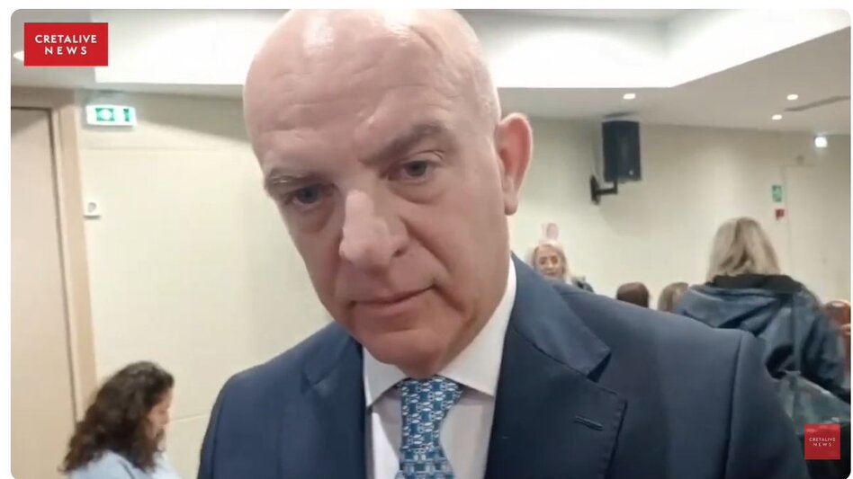 Τί απαντά ο διοικητής του ΕΦΚΑ στα ερωτήματα για τοποθετήσεις ημετέρων και επικεφαλής με "χρυσούς" μισθούς