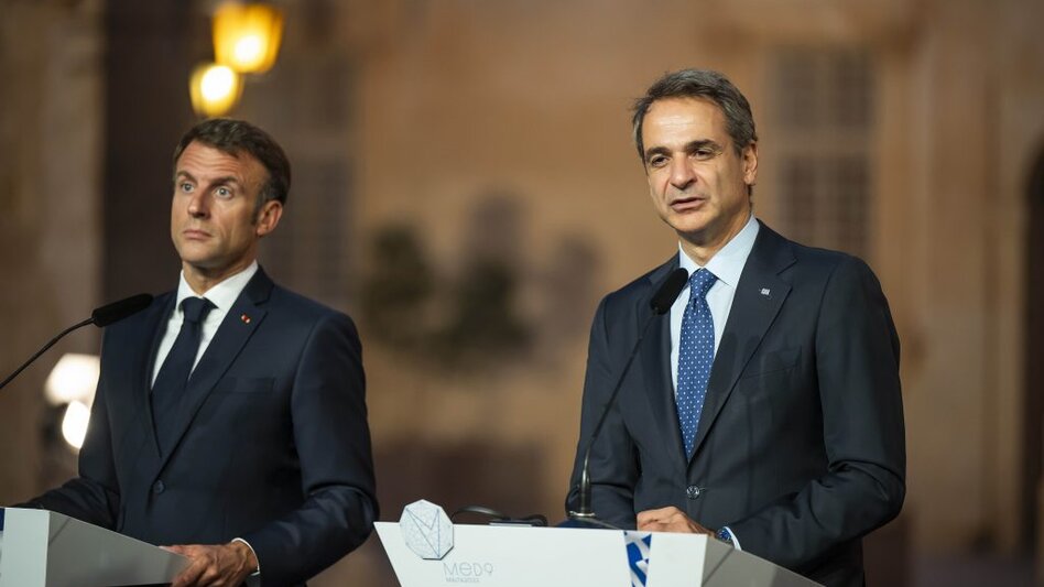 Στην Κύπρο ο Μητσοτάκης – Κρίσιμη συνάντηση με Μακρόν και Χριστοδουλίδη στην Πάφο