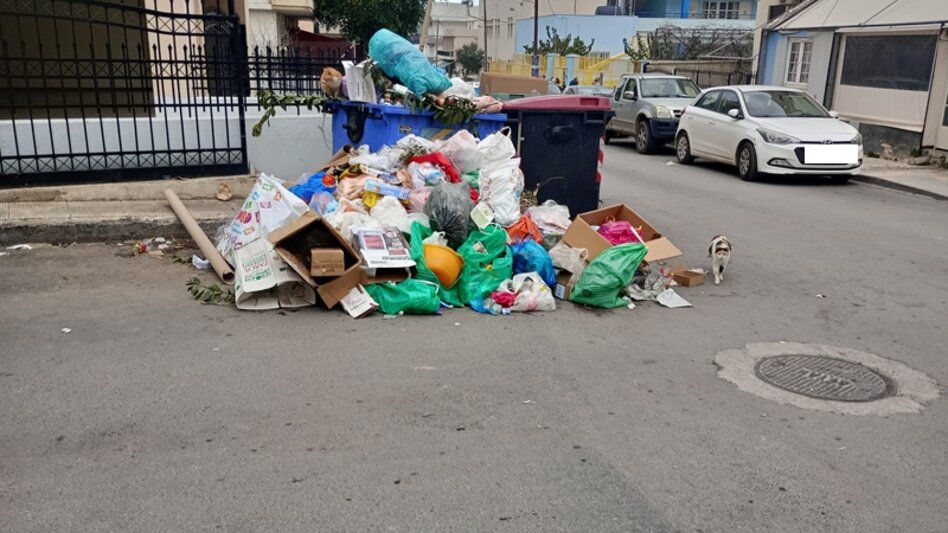 "Χωματερή στο 25ο και 27ο δημοτικό σχολείο"