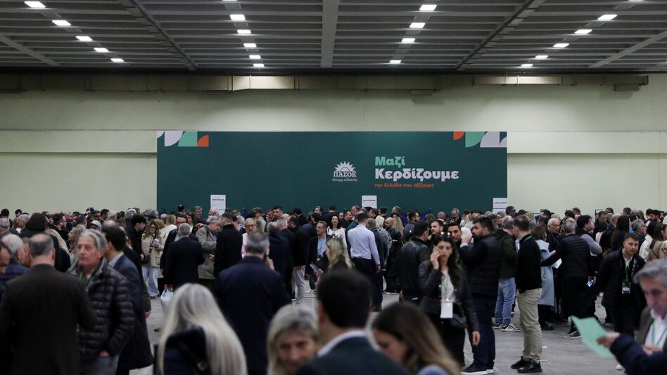 Ο Κρητικός που έκοψε πρώτος το νήμα στη νέα Κεντρική Επιτροπή του ΠΑΣΟΚ