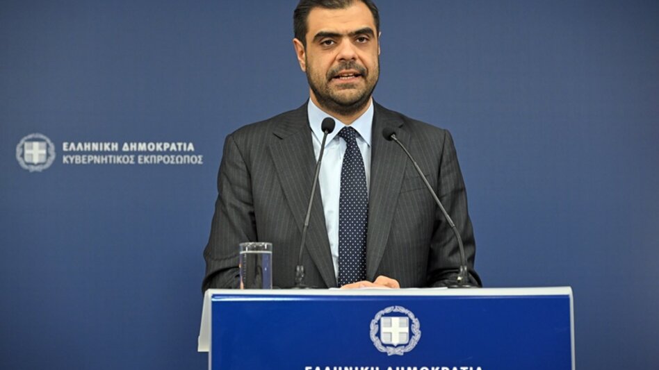 Μαρινάκης για ασυμβίβαστο υπουργού - βουλευτή: Στο τραπέζι η μείωση του αριθμού βουλευτών