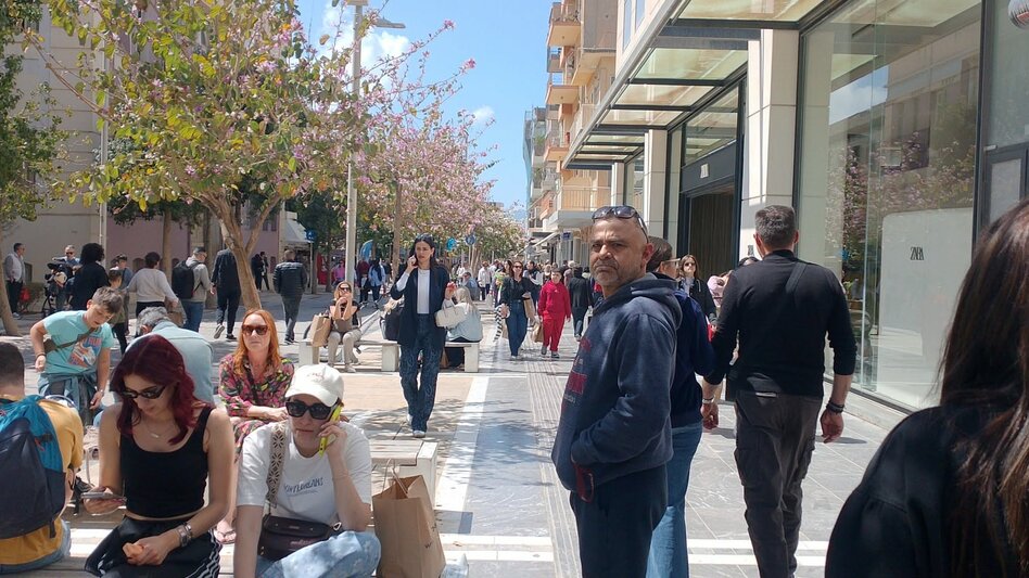 Πλήθος κόσμου στην πασχαλινή αγορά - Γέμισε το κέντρο του Ηρακλείου - Δείτε φωτογραφίες