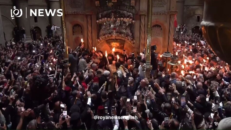 Ιεροσόλυμα: «Δεύτε λάβετε φως» - Πανηγυρικό κλίμα στην τελετή αφής του Αγίου Φωτός στον Ναό της Αναστάσεως