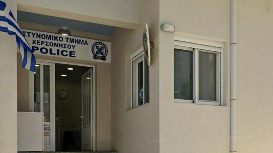 Χερσόνησος: Τουριστικός «πρωταθλητής» με ένα περιπολικό ανά βάρδια – χωρίς ενίσχυση στην αιχμή της σεζόν