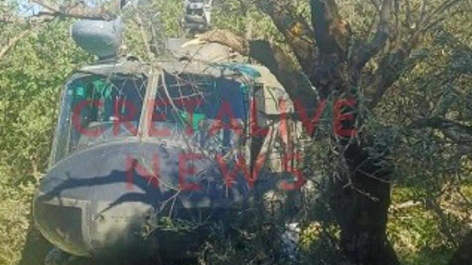 "Άγιο" είχε το πλήρωμα του ελικοπτέρου της ΠΑ - Η ελιά "πέρασε" στην καμπίνα