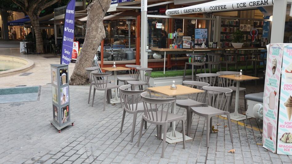 Ηράκλειο: Κοινόχρηστοι χώροι, έλεγχοι και βιωσιμότητα "καίνε" την εστίαση