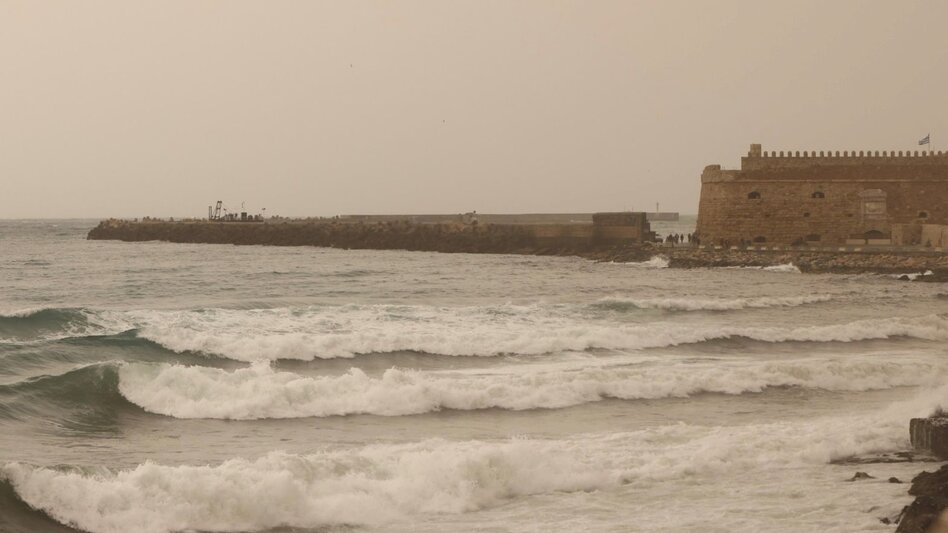 “Εκρηκτικό” μείγμα στην Κρήτη: Αφρικανική σκόνη, βροχές, καταιγίδες, χαλάζι και ισχυροί άνεμοι!