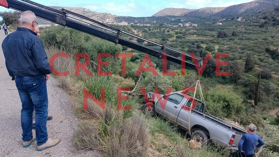 Άγιο είχε νεωκόρος: Έπεσε με το όχημά του σε γκρεμό-Τον απεγκλώβισαν κάτοικοι και συνέχισαν τη λειτουργία