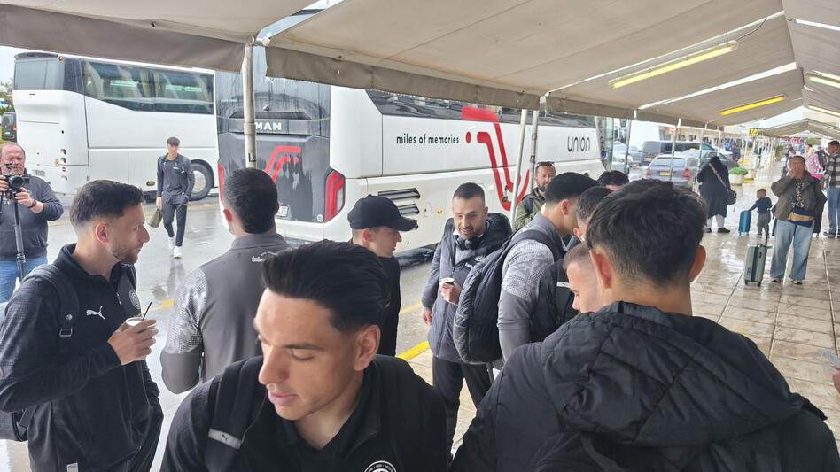 Αναχωρεί για Βόλο ο ΟΦΗ - Αποθεωτική υποδοχή στο αεροδρόμιο Ηρακλείου! (video)