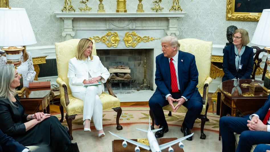 Τραμπ κατά Μελόνι: Είναι απαράδεκτη, δεν την ενδιαφέρει αν το Ιράν έχει πυρηνικά όπλα