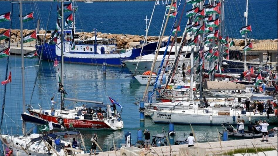 Ο στόλος για τη Γάζα περικυκλώθηκε από τον στρατό του Ισραήλ, δυτικά της Κρήτης - Βίντεο